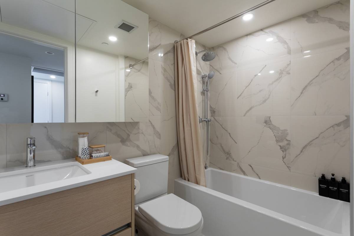 3700 CAD in West Vancouver — photo 13