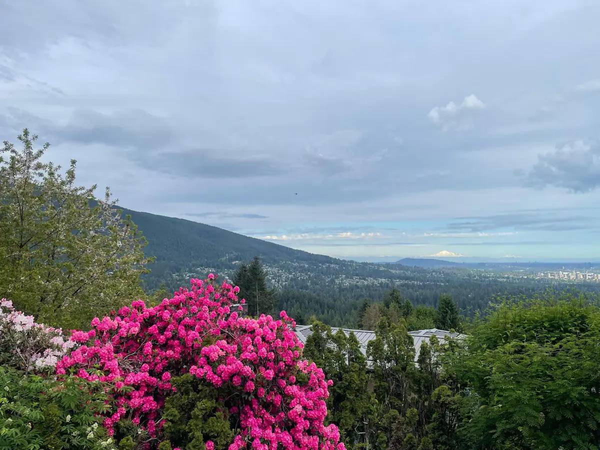 2690 CAD in West Vancouver