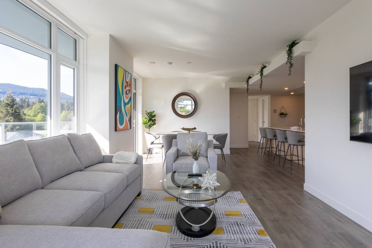 4850 CAD in West Vancouver