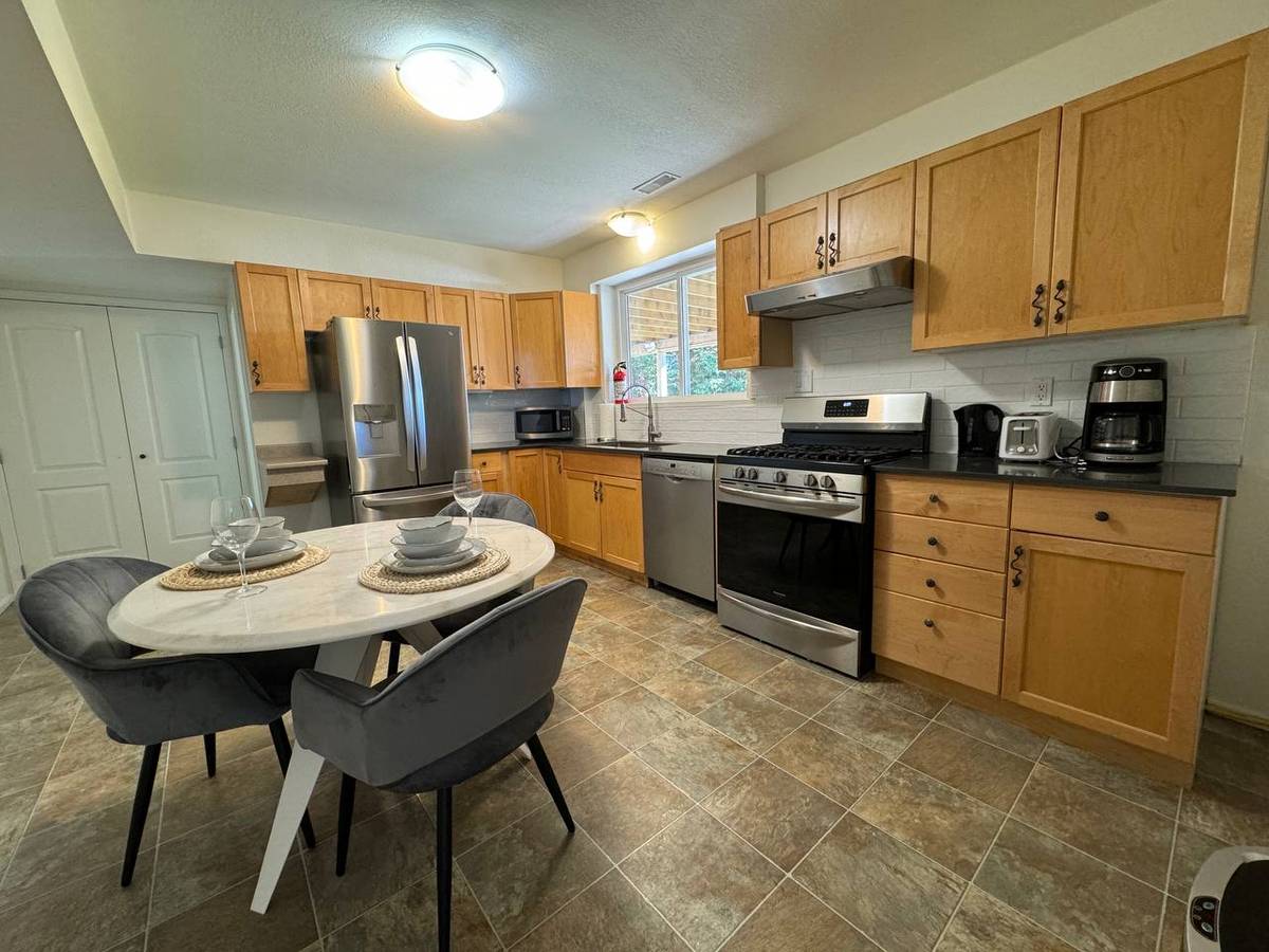 2690 CAD in West Vancouver — photo 6