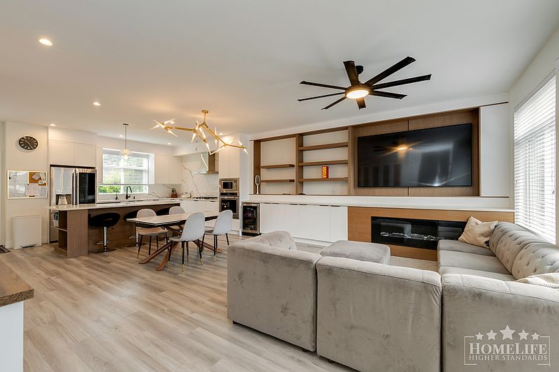 Surrey Townhouse for rent - 3 Bedrooms — photo 2