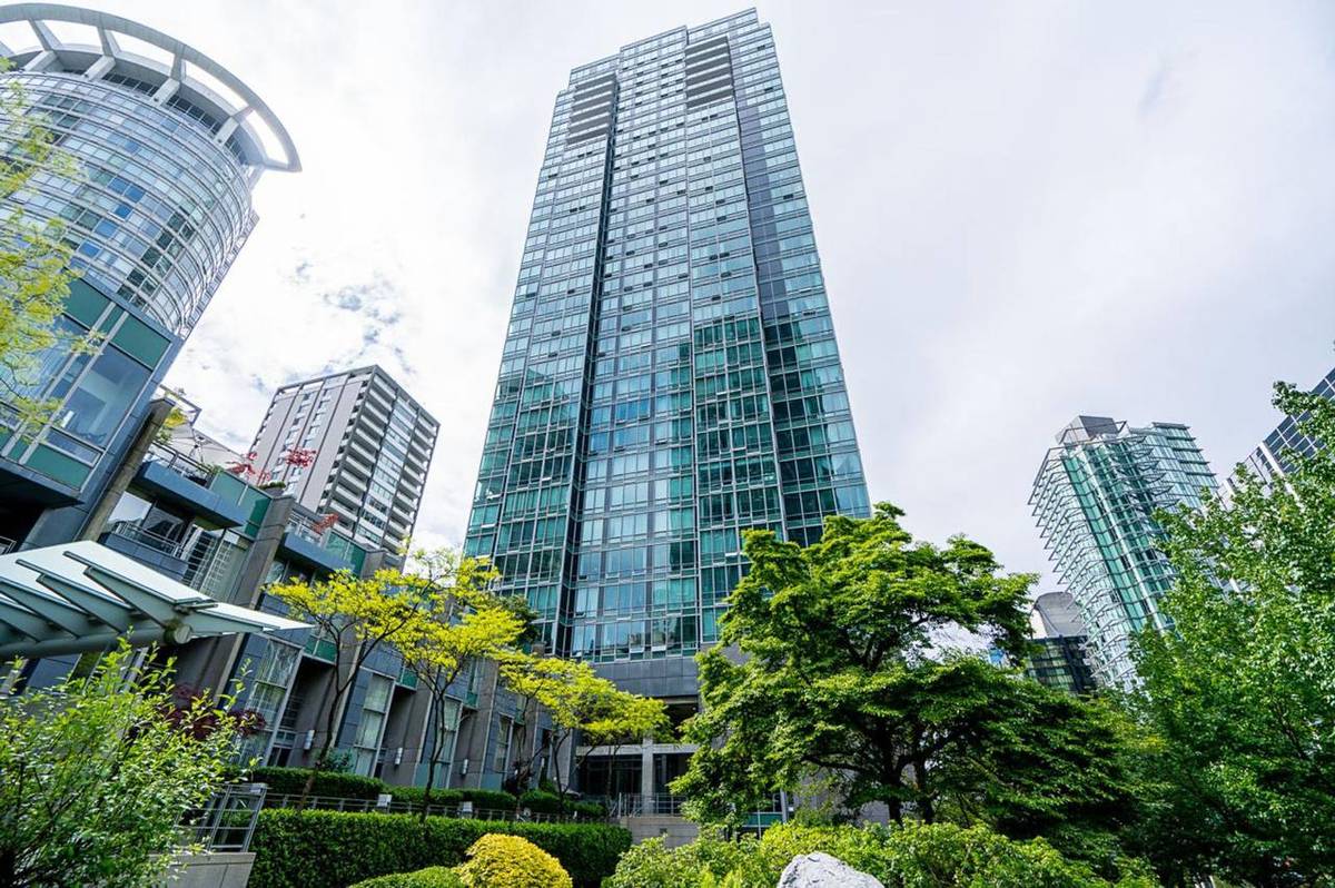 3500 CAD in Vancouver