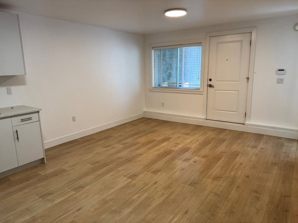Cozy 2-Bedroom House for Rent in Surrey — photo 5