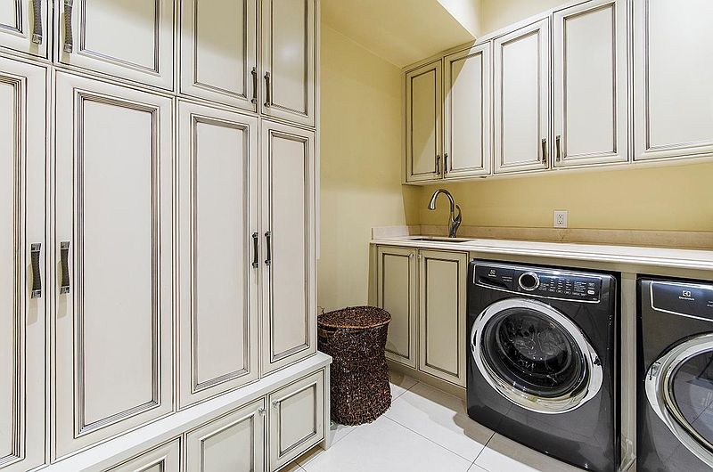 Surrey House for rent - 5 Bedrooms — photo 24