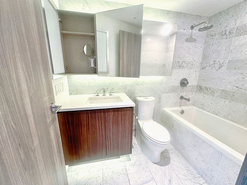 Richmond Townhouse for rent - 2 Bedrooms — photo 24