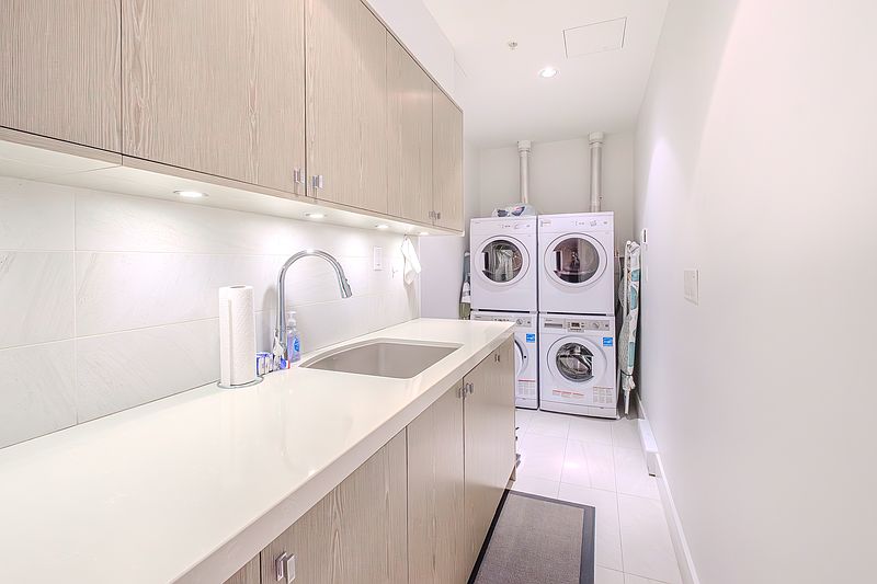 Vancouver Apartment for rent - 4 Bedrooms — photo 21