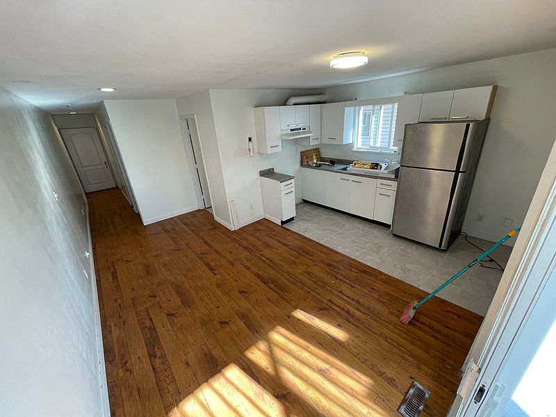 New Westminster Apartment for rent - 2 Bedrooms — photo 5