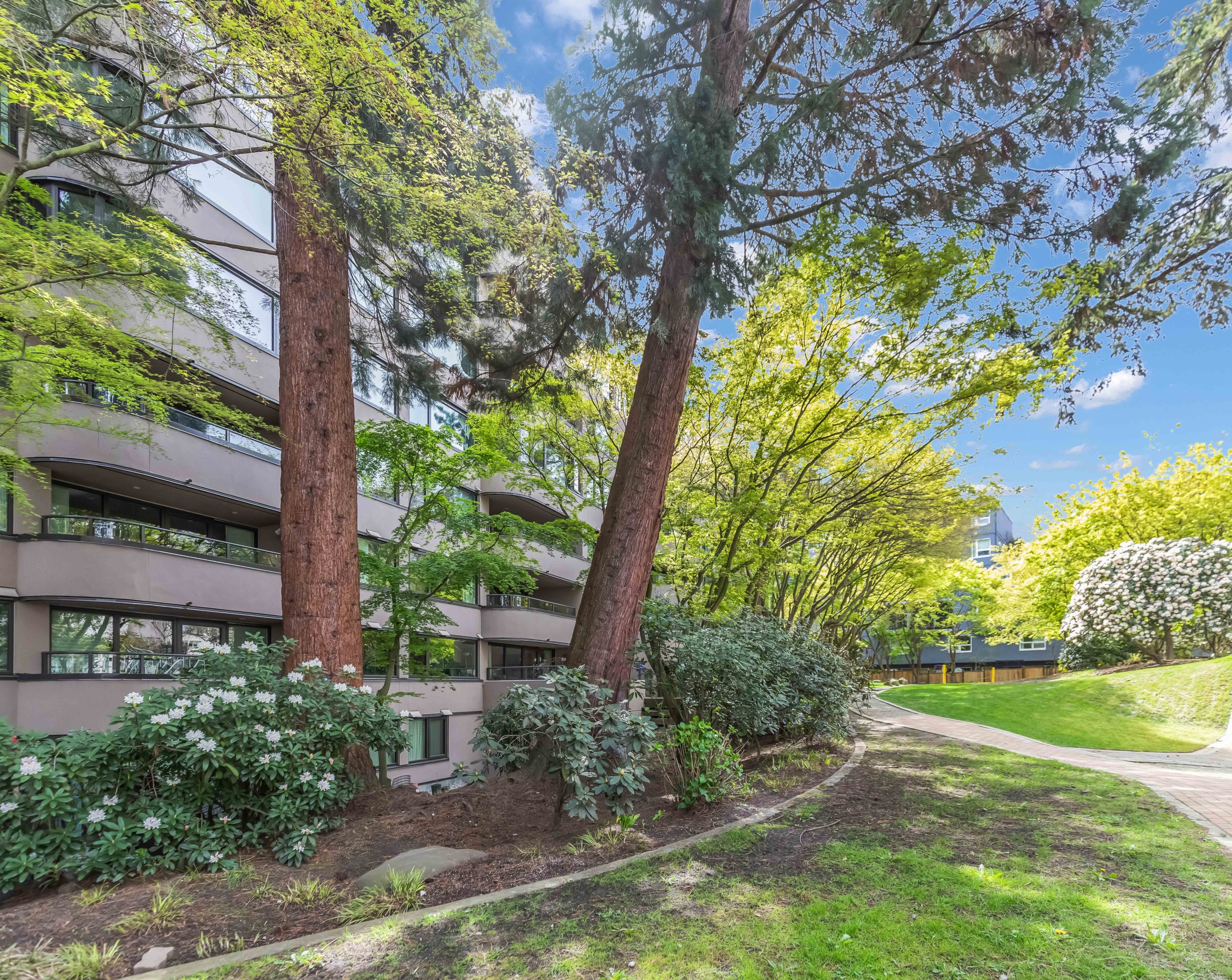 3000 CAD in Vancouver