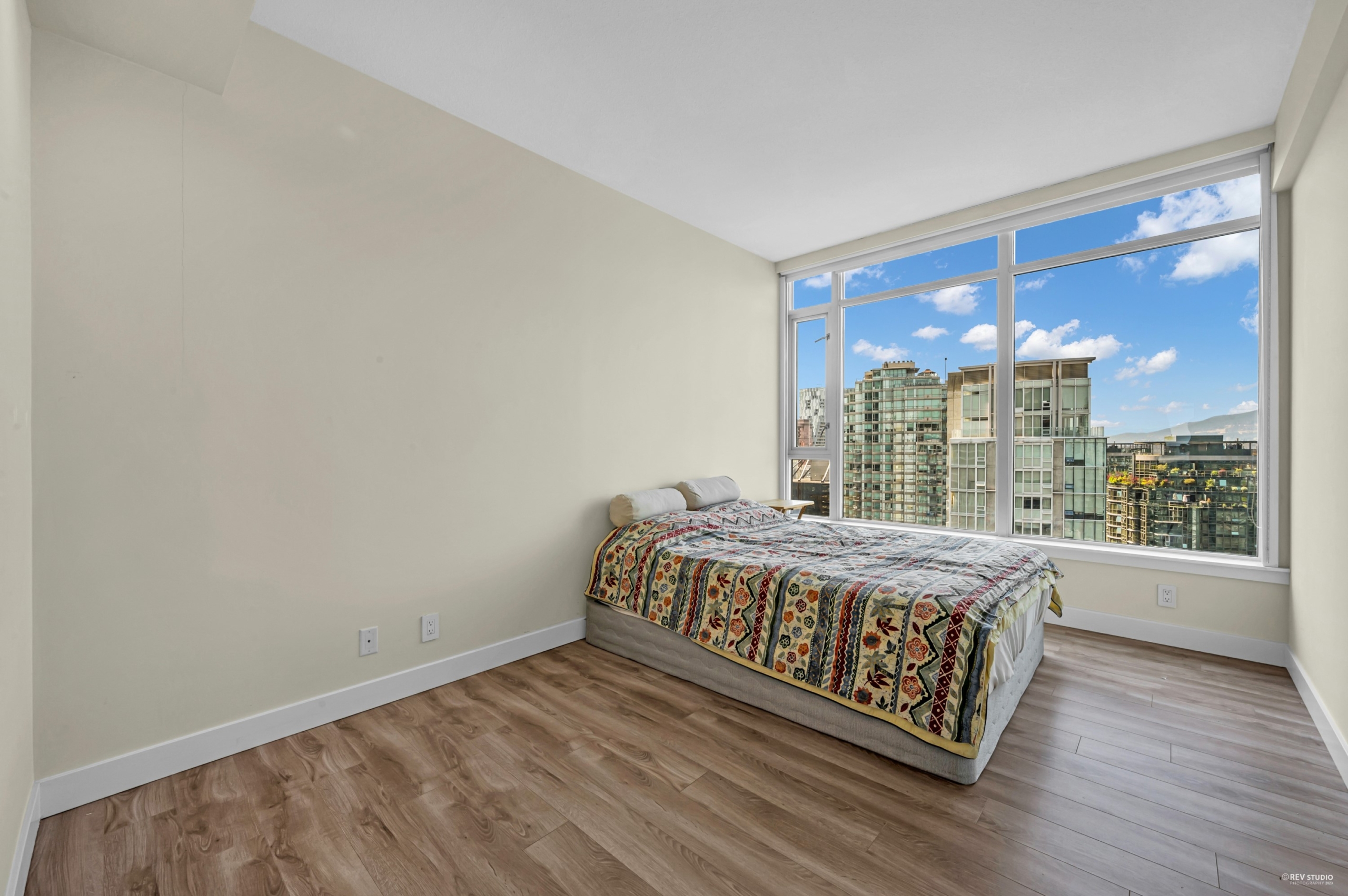 6300 CAD in Vancouver — photo 25
