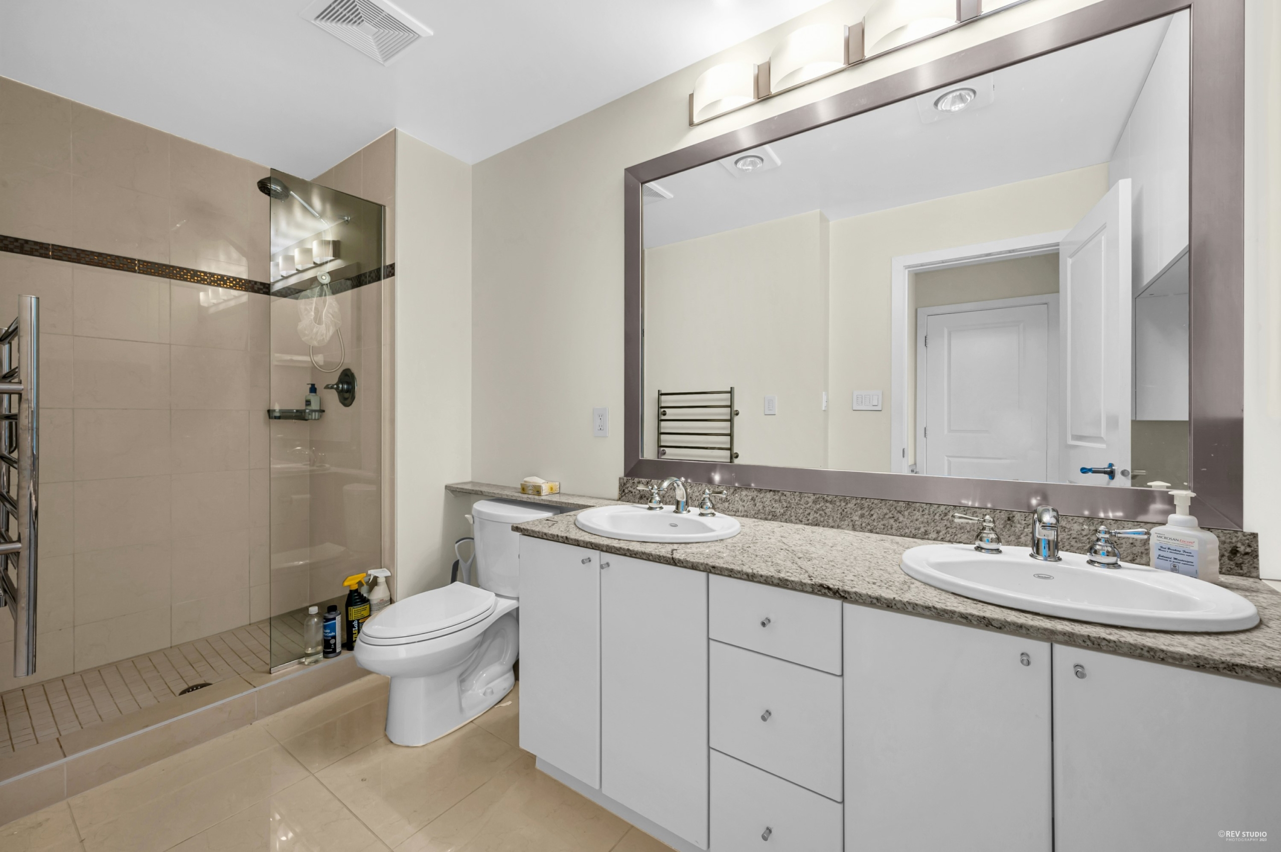 6300 CAD in Vancouver — photo 27