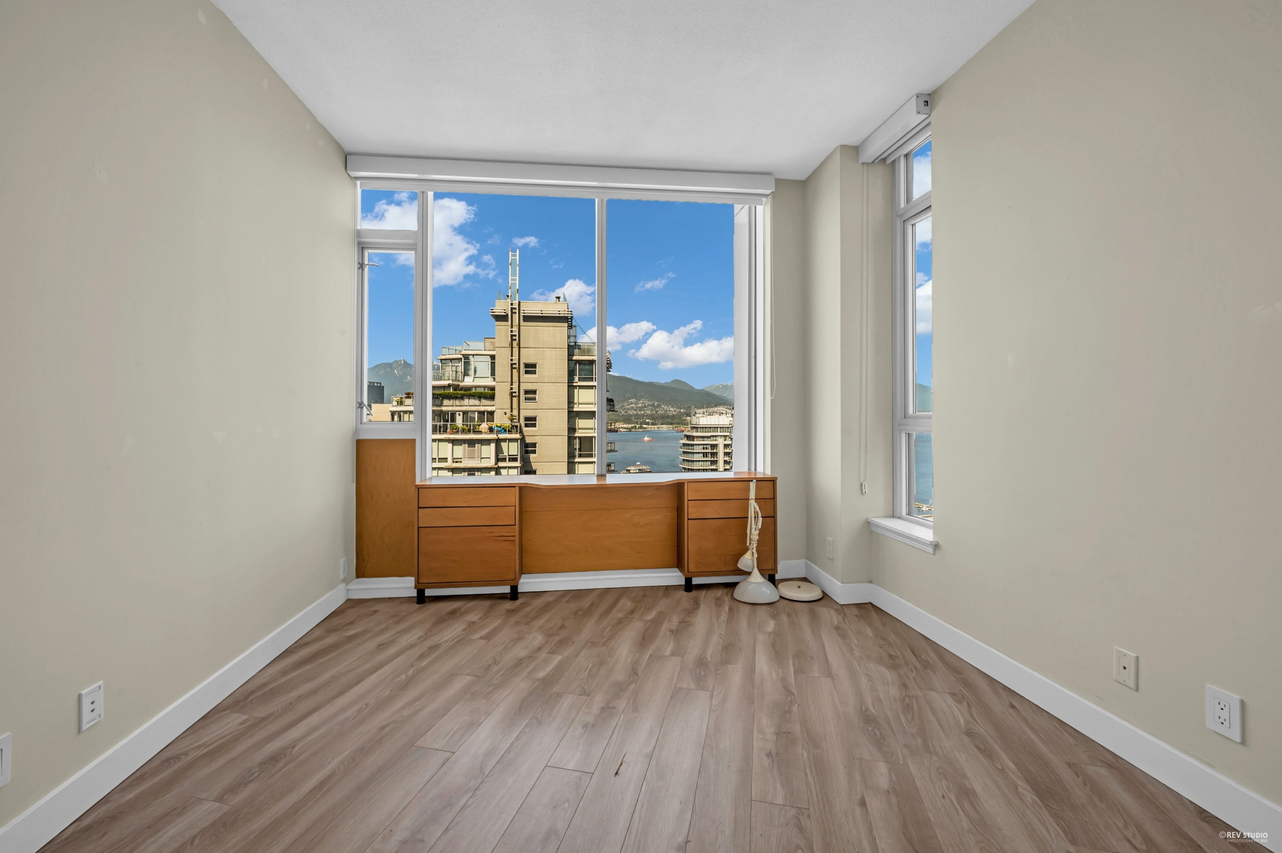 6300 CAD in Vancouver — photo 26