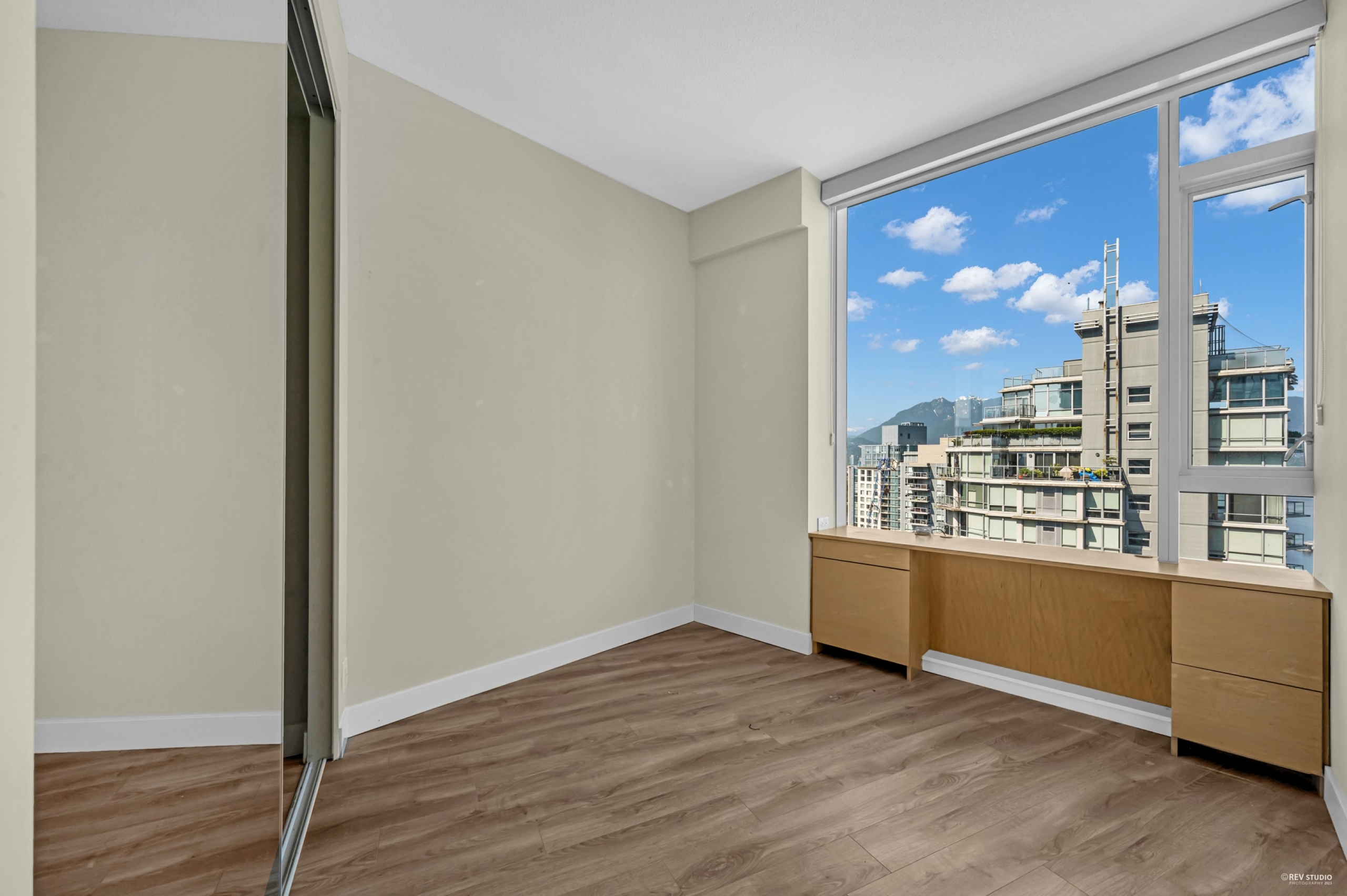 6300 CAD in Vancouver — photo 22