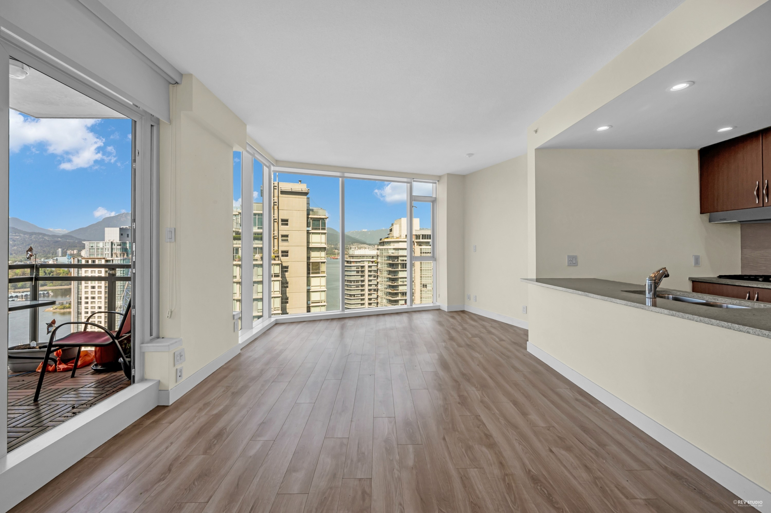 6300 CAD in Vancouver — photo 20
