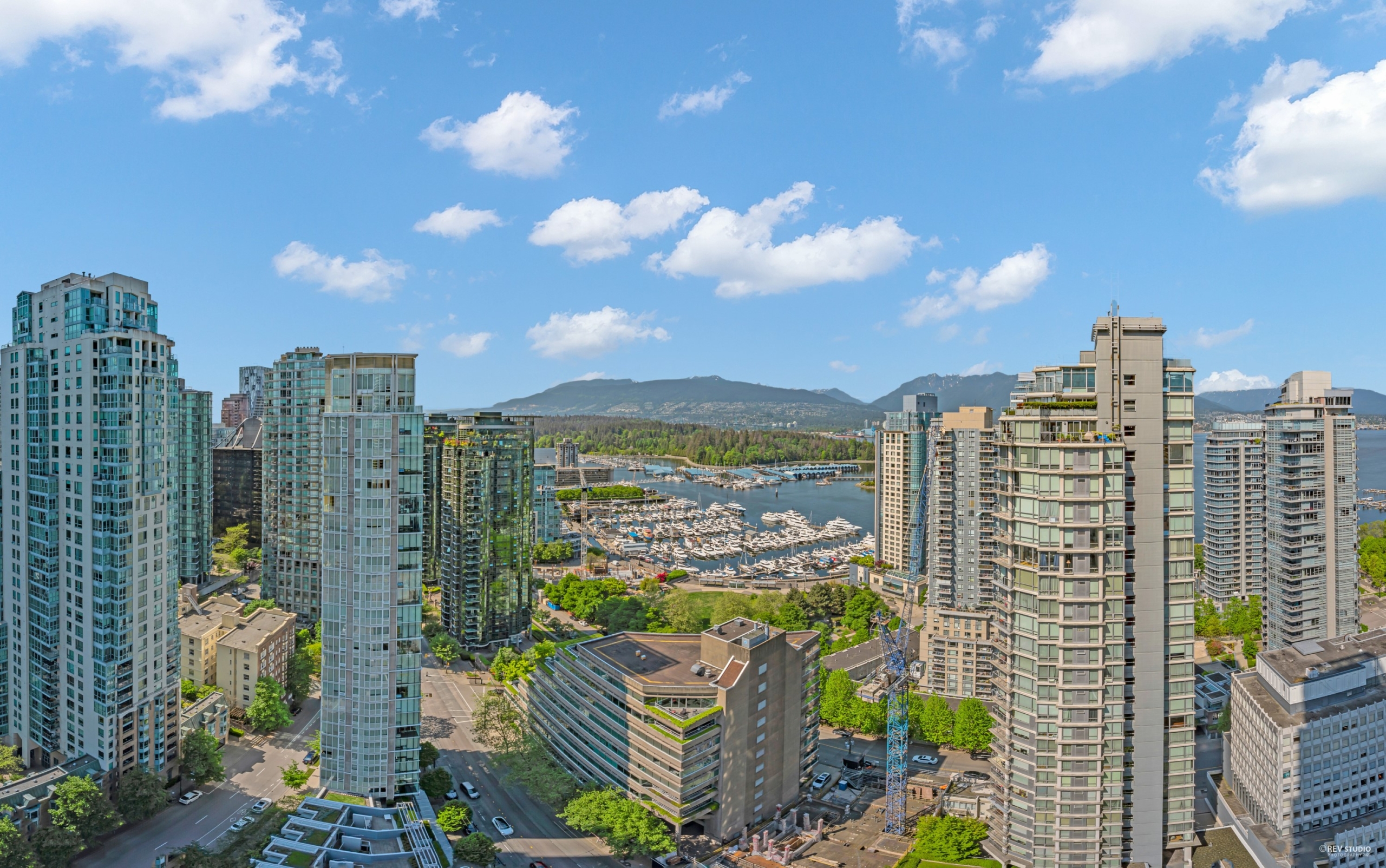 6300 CAD in Vancouver — photo 2