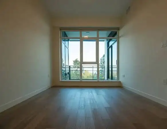 #618–1526 Finlay St, White Rock, BC | 2BD + Den / 2BA Luxury Condo — photo 5