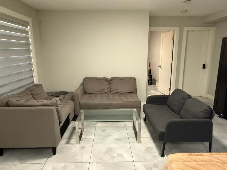 Cozy 2 Bed 2 Bath House for Rent in Surrey — photo 9
