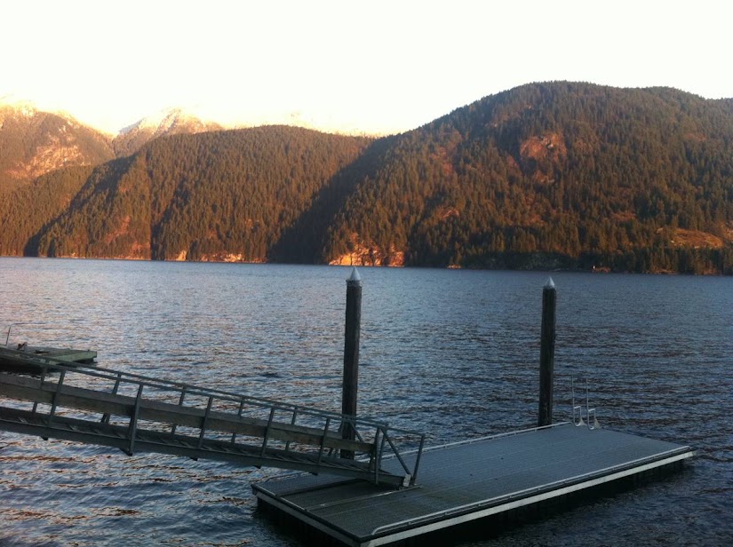 326 Sasamat Ln, North Vancouver | 3BD/2BA | Waterfront Home — photo 2
