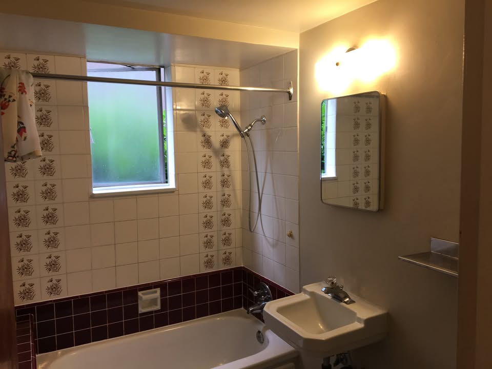 Charming 1 Bed Apartment in Vancouver — photo 9