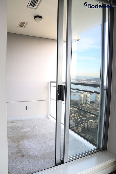 New Westminster Apartment for rent - 2 Bedrooms — photo 4