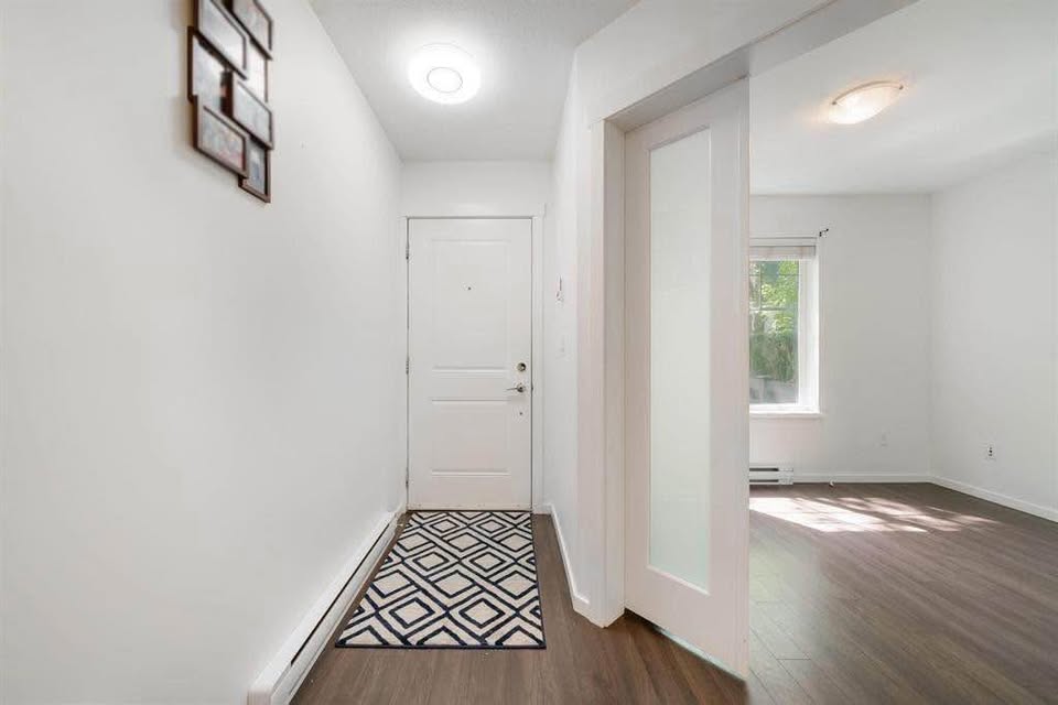 Spacious 4 Bedroom Townhouse in Surrey — photo 16
