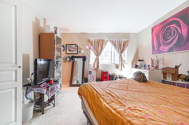 Surrey Townhouse for rent - 5 Bedrooms — photo 2