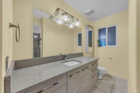 Spacious 4 Bedroom House for Rent in Surrey — photo 5