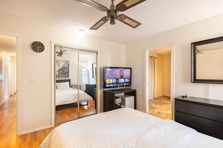 Cozy Private Bedroom for Rent in Surrey — photo 5