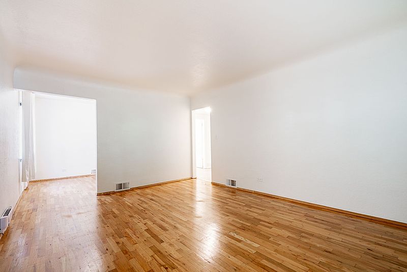 Vancouver Apartment for rent - 2 Bedrooms — photo 3