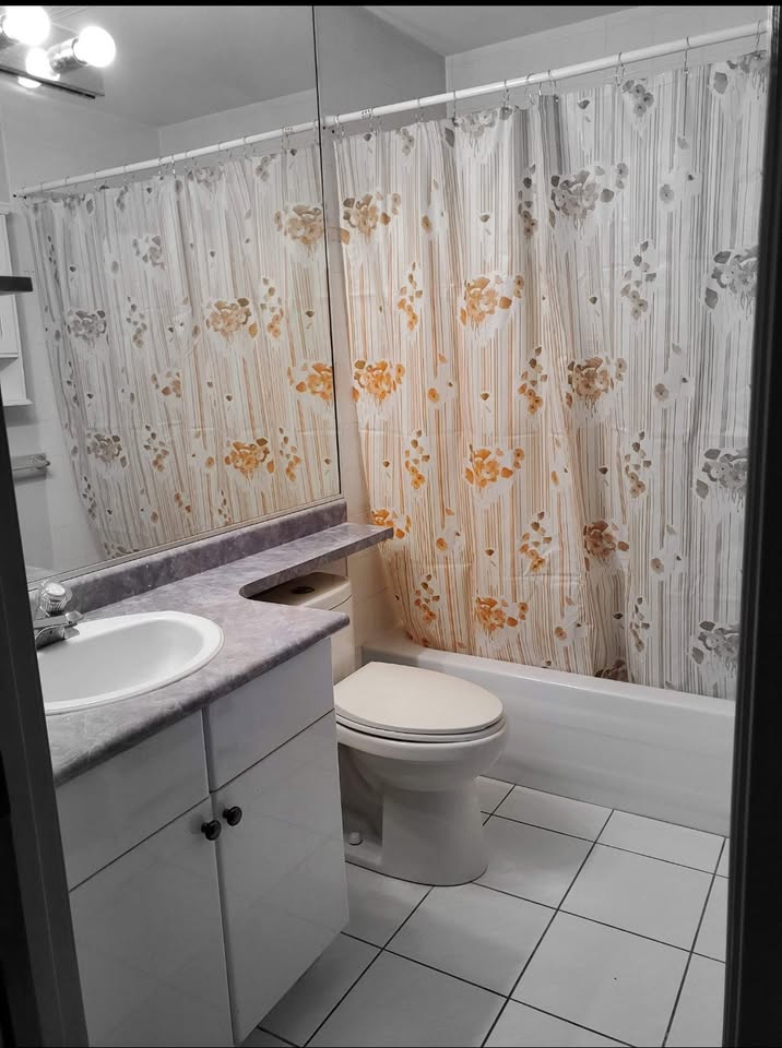 Charming 2-Bedroom Basement Suite in Fleetwood in Surrey — photo 10
