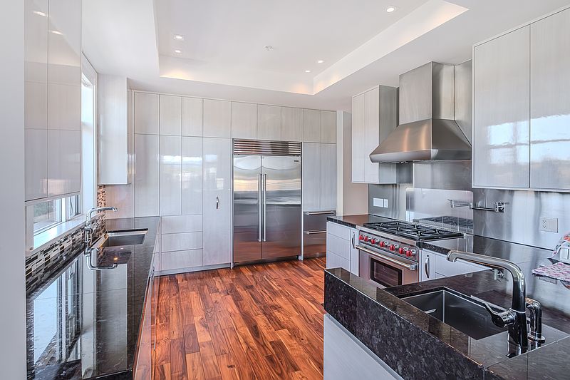 Vancouver Apartment for rent - 4 Bedrooms in Vancouver