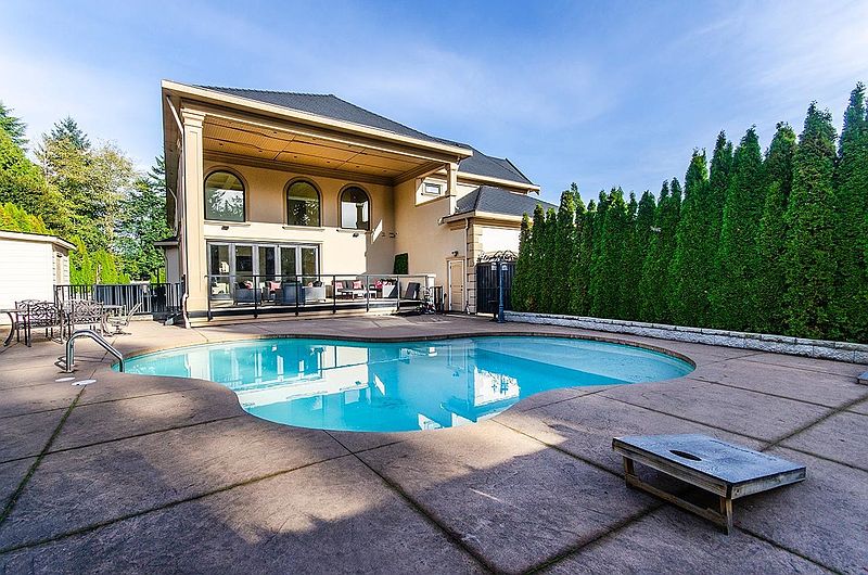 Surrey House for rent - 5 Bedrooms — photo 26
