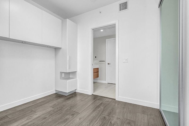 Burnaby Condominimum for rent - 1 Bedroom — photo 12