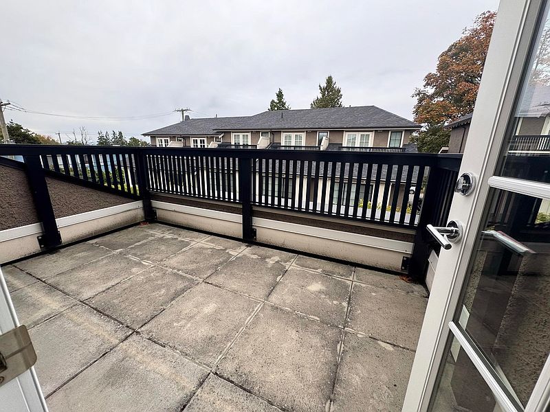 Vancouver Townhouse for rent - 3 Bedrooms — photo 12