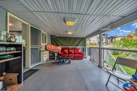Spacious 4 Bedroom House for Rent in Surrey — photo 6