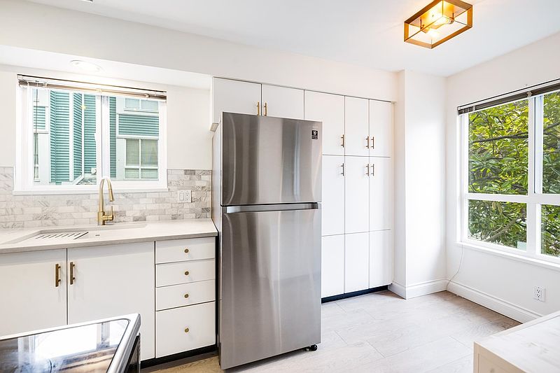 Vancouver Townhouse for rent - 3 Bedrooms — photo 7