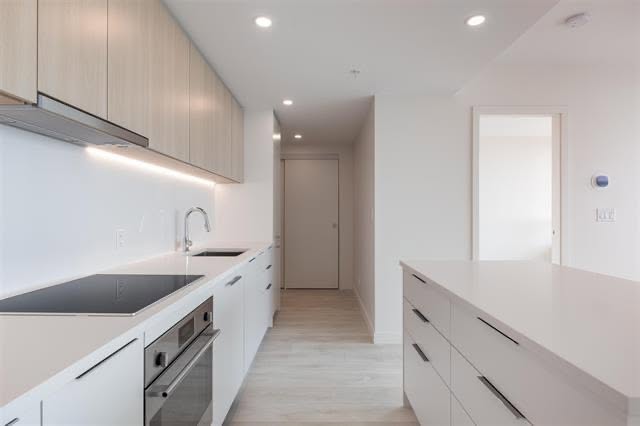 Modern 1-Bed Apartment in Surrey - $1,950/month — photo 4