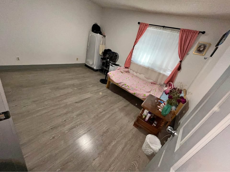 Charming 2 Bed House for Rent in Surrey in Surrey