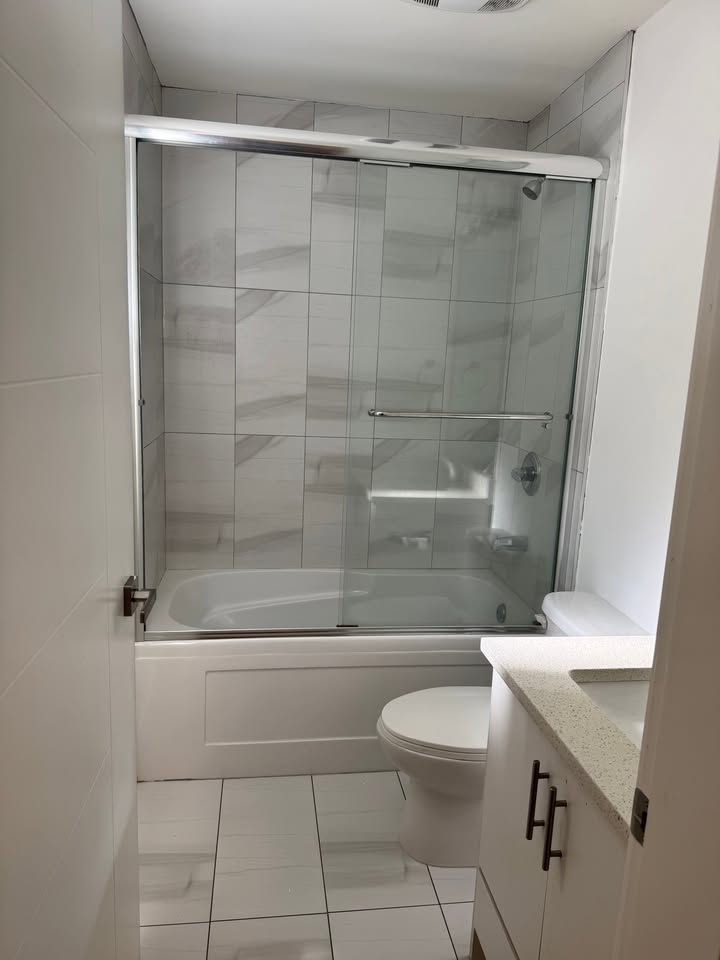 Cozy 2-Bedroom House for Rent in Surrey — photo 4