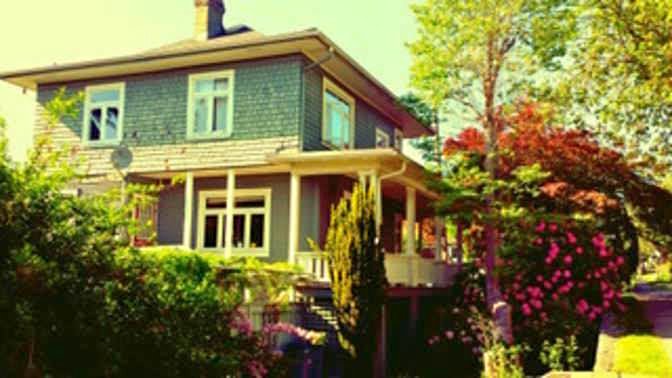 Bright Private Room in Heritage Vancouver House — photo 3