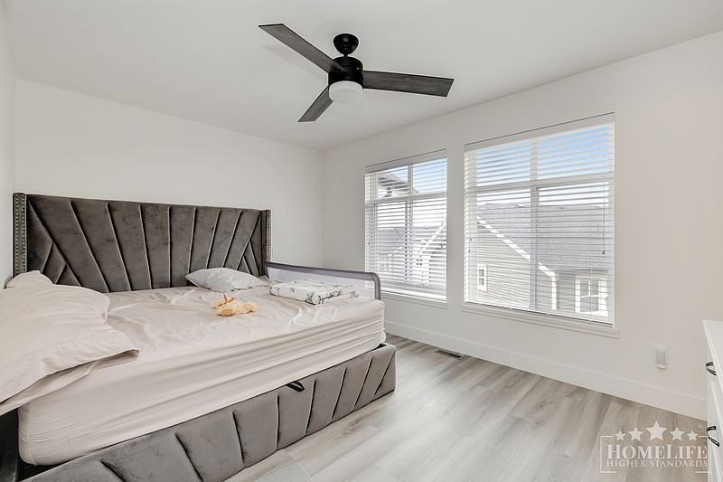 Surrey Townhouse for rent - 3 Bedrooms — photo 9