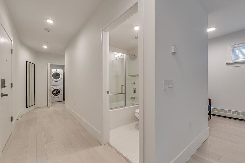 Vancouver Condominimum for rent - 3 Bedrooms — photo 11