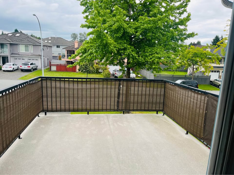 Spacious 4 Bedroom House for Rent in Surrey — photo 18