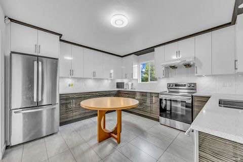 Spacious 4 Bedroom House for Rent in Surrey in Surrey