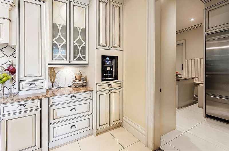 Surrey House for rent - 5 Bedrooms — photo 8