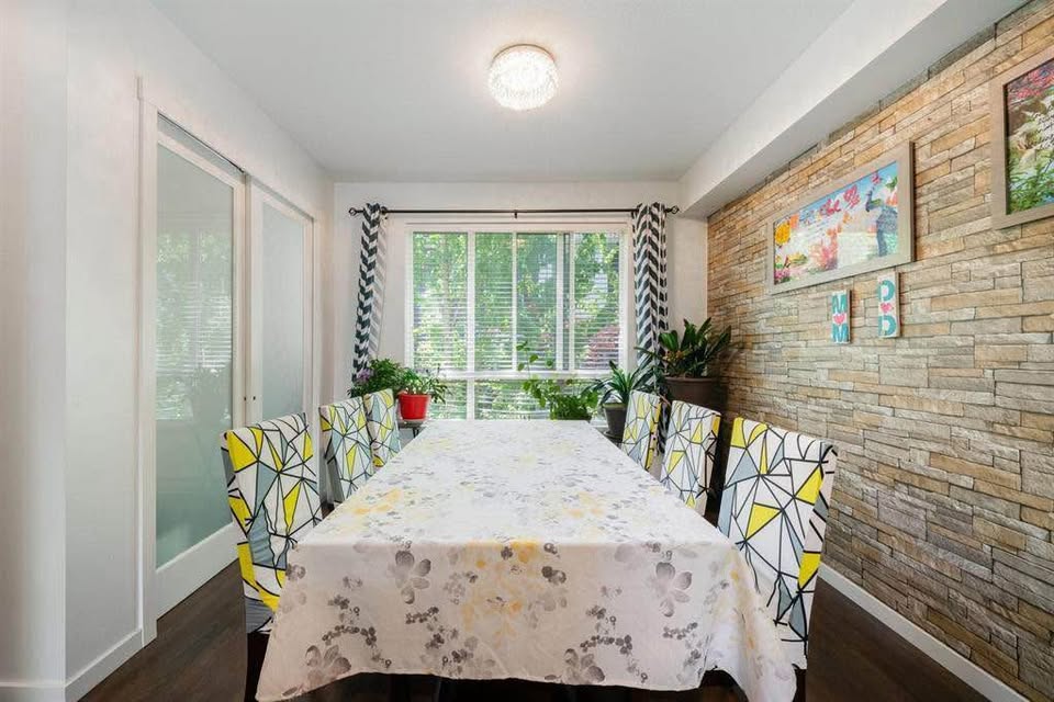 Spacious 4 Bedroom Townhouse in Surrey — photo 10