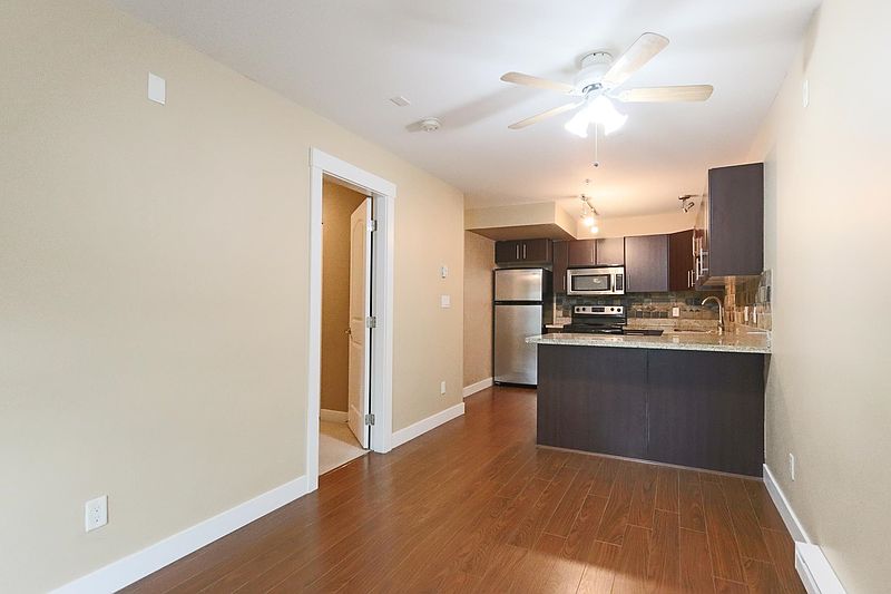 Burnaby Townhouse for rent - 1 Bedroom — photo 3