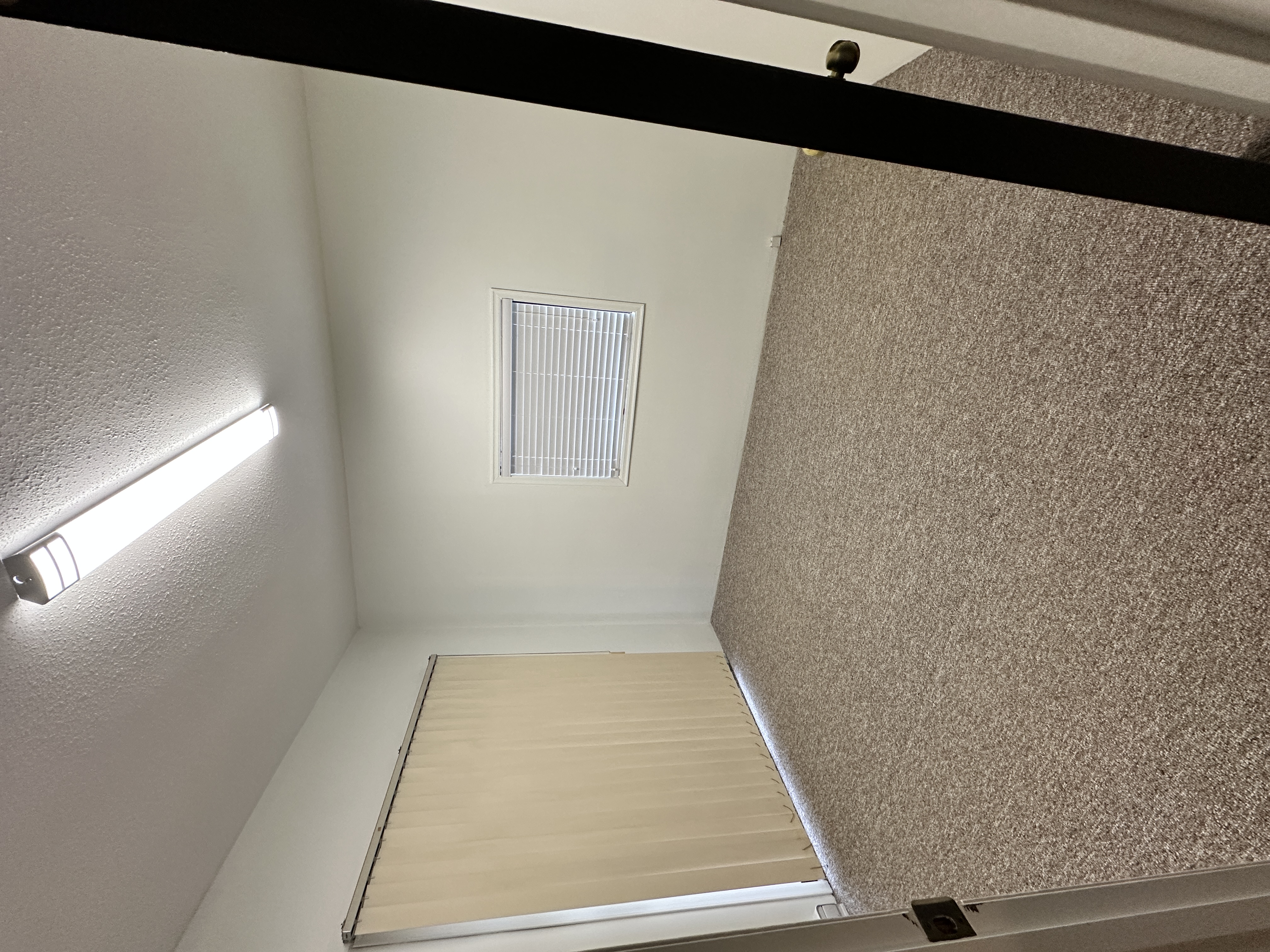 enovated 3-Bedroom Upper | 1.5 Baths | 2 Parking | Fraser
Available Immediately in Vancouver — photo 5