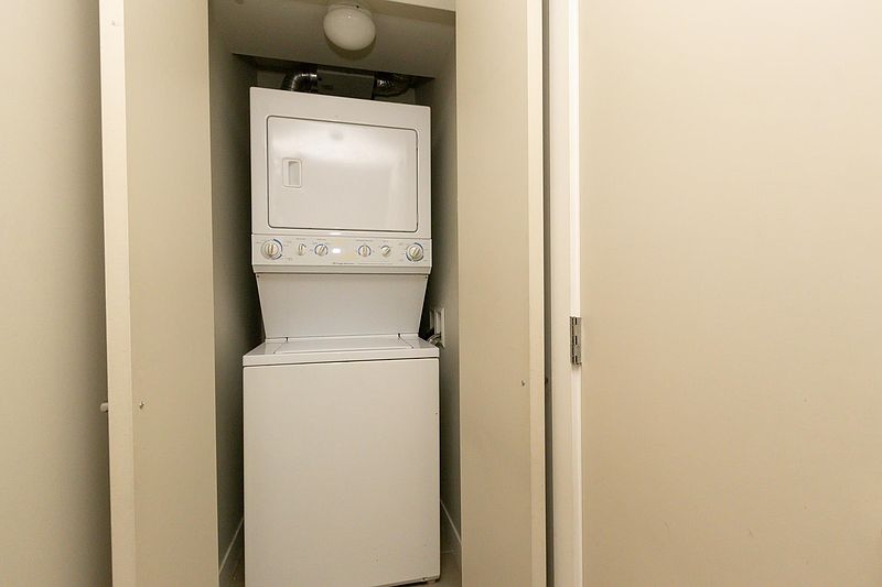 Burnaby Condominimum for rent - 2 Bedrooms — photo 22