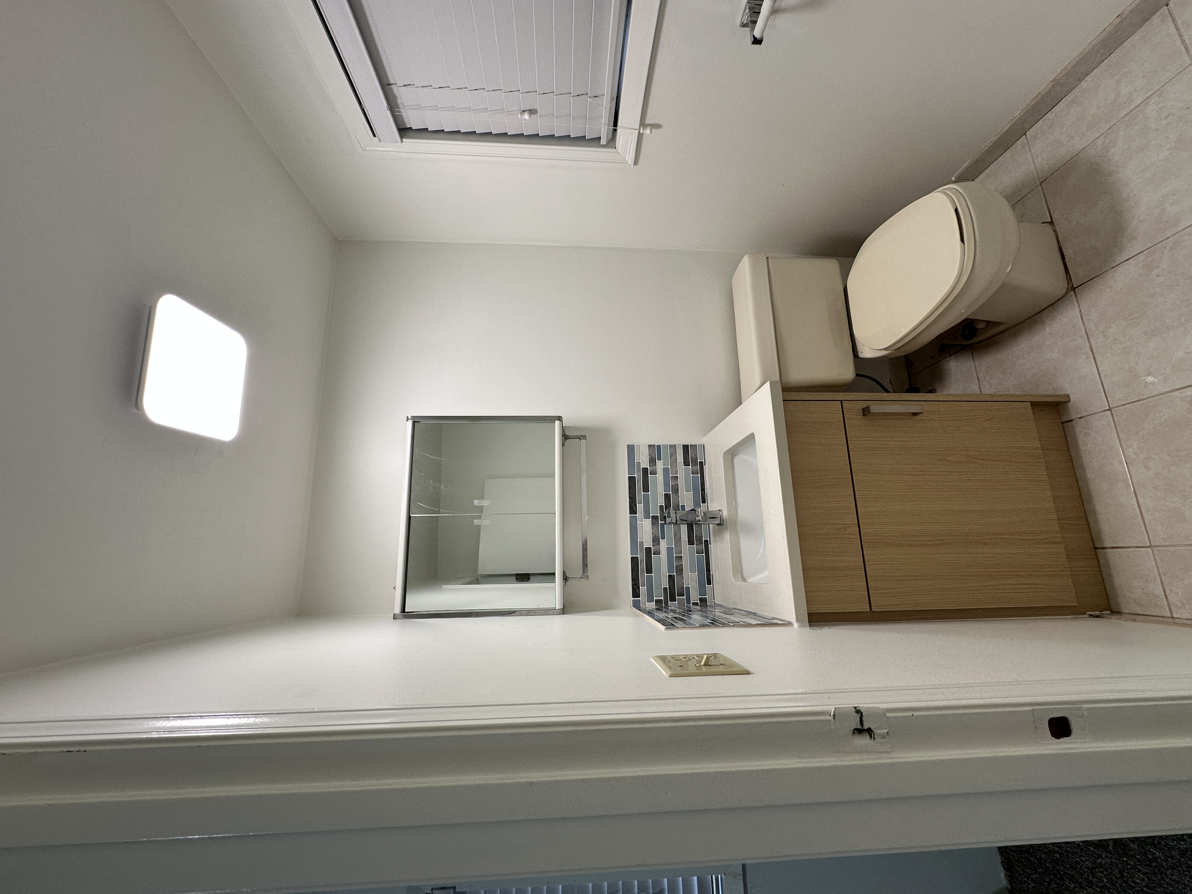 enovated 3-Bedroom Upper | 1.5 Baths | 2 Parking | Fraser
Available Immediately in Vancouver — photo 10
