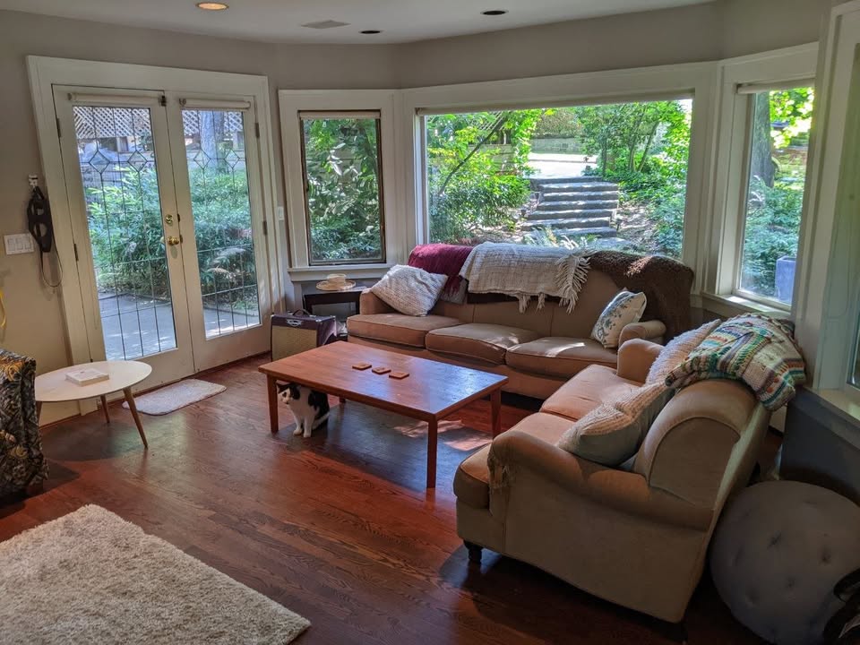 Charming 1-Bedroom House in Vancouver — photo 9